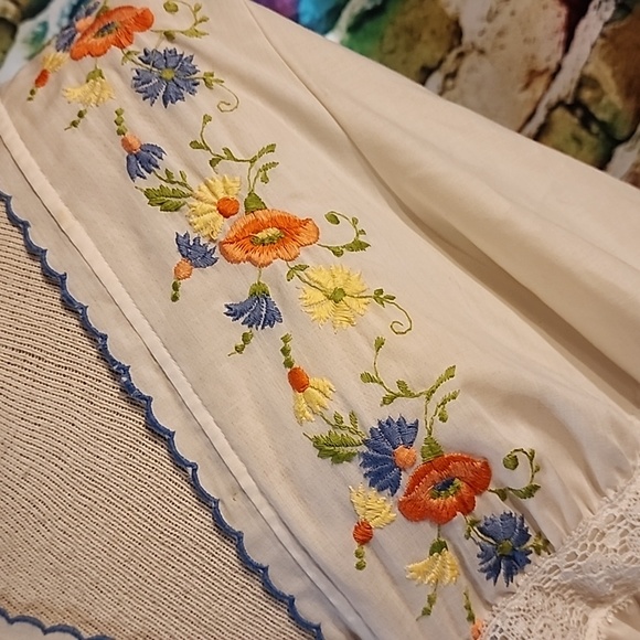 Vintage Floral Embroidery Prairie Dress with Lace AS IS - Picture 10 of 15